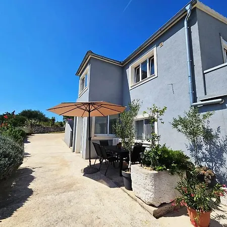 Roberta Apartman Sali